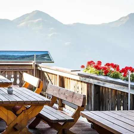 Almhuette In Semesterbostad Kirchberg in Tirol